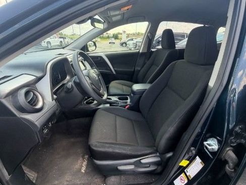 Used 2017 Toyota RAV4 LE FWD image 3