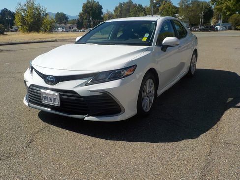 Used 2023 Toyota Camry LE image 1