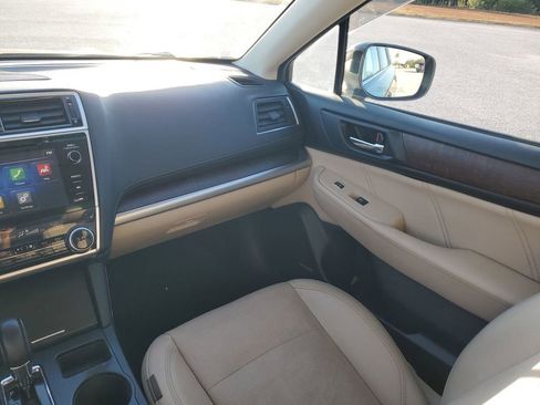 Used 2018 Subaru Outback 2.5i Limited image 11
