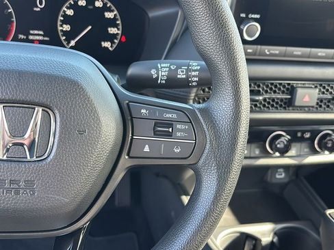 Certified 2025 Honda HR-V LX image 18