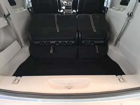 Used 2023 Chrysler Pacifica Touring-L FWD image 26
