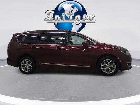 Used 2020 Chrysler Pacifica Touring-L Plus w/ Tire & Wheel Group image 8