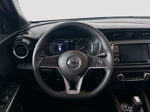Used 2019 Nissan Kicks SV FWD image 17