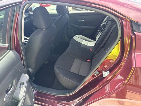 Used 2021 Nissan Sentra SV FWD image 12