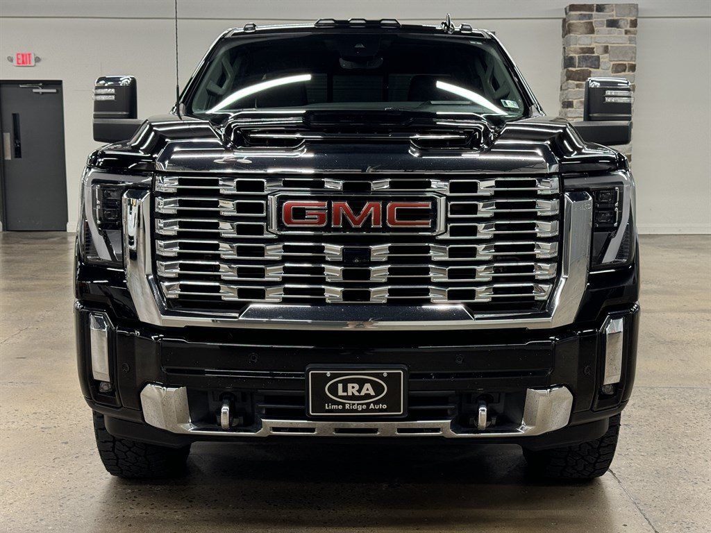 Used 2024 GMC Sierra 2500 Denali w/ Denali Reserve Package AWD/4WD image 2