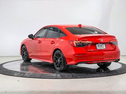 Used 2024 Honda Civic Sport image 2