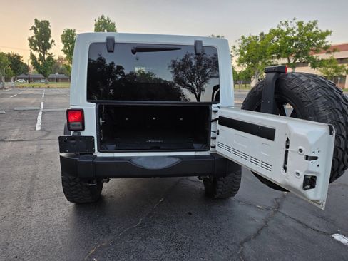 Used 2017 Jeep Wrangler Unlimited Sport w/ Quick Order Package 24S AWD/4WD image 11