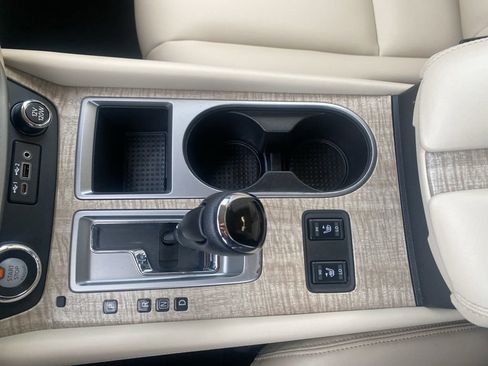 Used 2024 Nissan Murano SV image 27