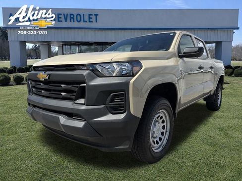 Certified 2024 Chevrolet Colorado W/T image 1