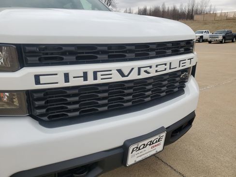 Used 2022 Chevrolet Silverado 1500 Custom w/ LPO, Dark Essentials Package AWD/4WD image 35