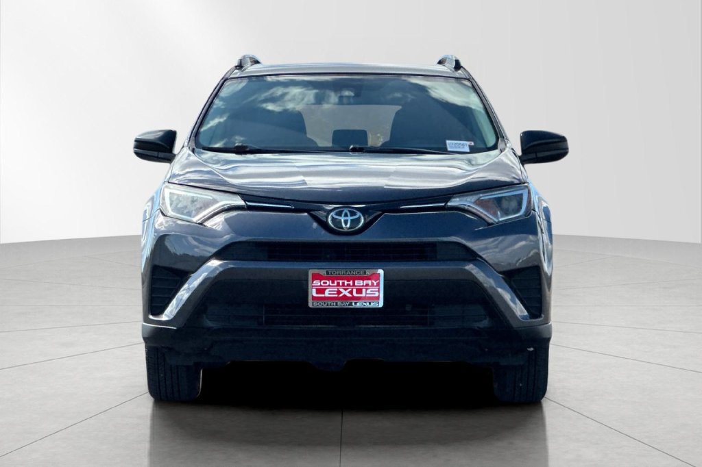 Used 2017 Toyota RAV4 LE FWD image 9