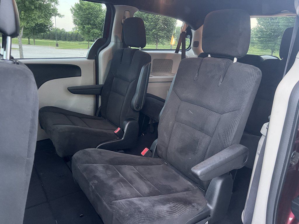 Used 2017 Dodge Grand Caravan SE FWD image 14