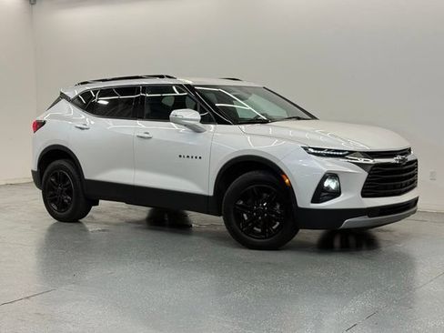 Used 2022 Chevrolet Blazer LT FWD image 2