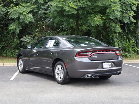 Used 2022 Dodge Charger SXT RWD image 7