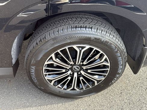 Certified 2025 Nissan Armada Platinum w/ Convenience Package image 22