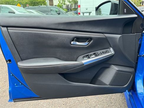 Used 2023 Nissan Sentra SR w/ Electronics Package FWD image 12