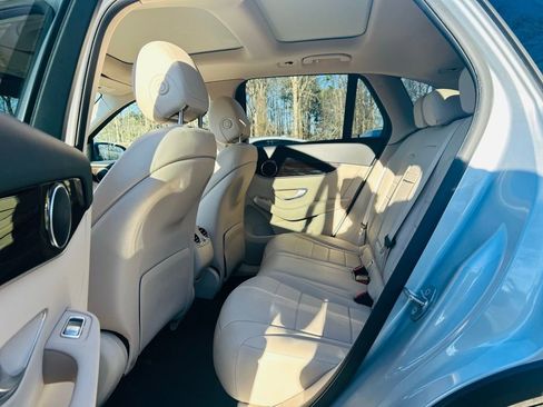 Used 2021 Mercedes-Benz GLC 300 GLC 300 image 22