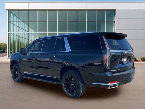 Used 2023 Cadillac Escalade ESV Premium Luxury image 7