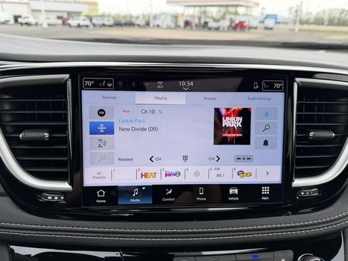 New 2026 Chrysler Pacifica Select w/ S Appearance Package FWD image 21