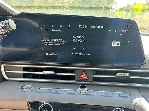 Used 2024 Hyundai Elantra SEL image 12