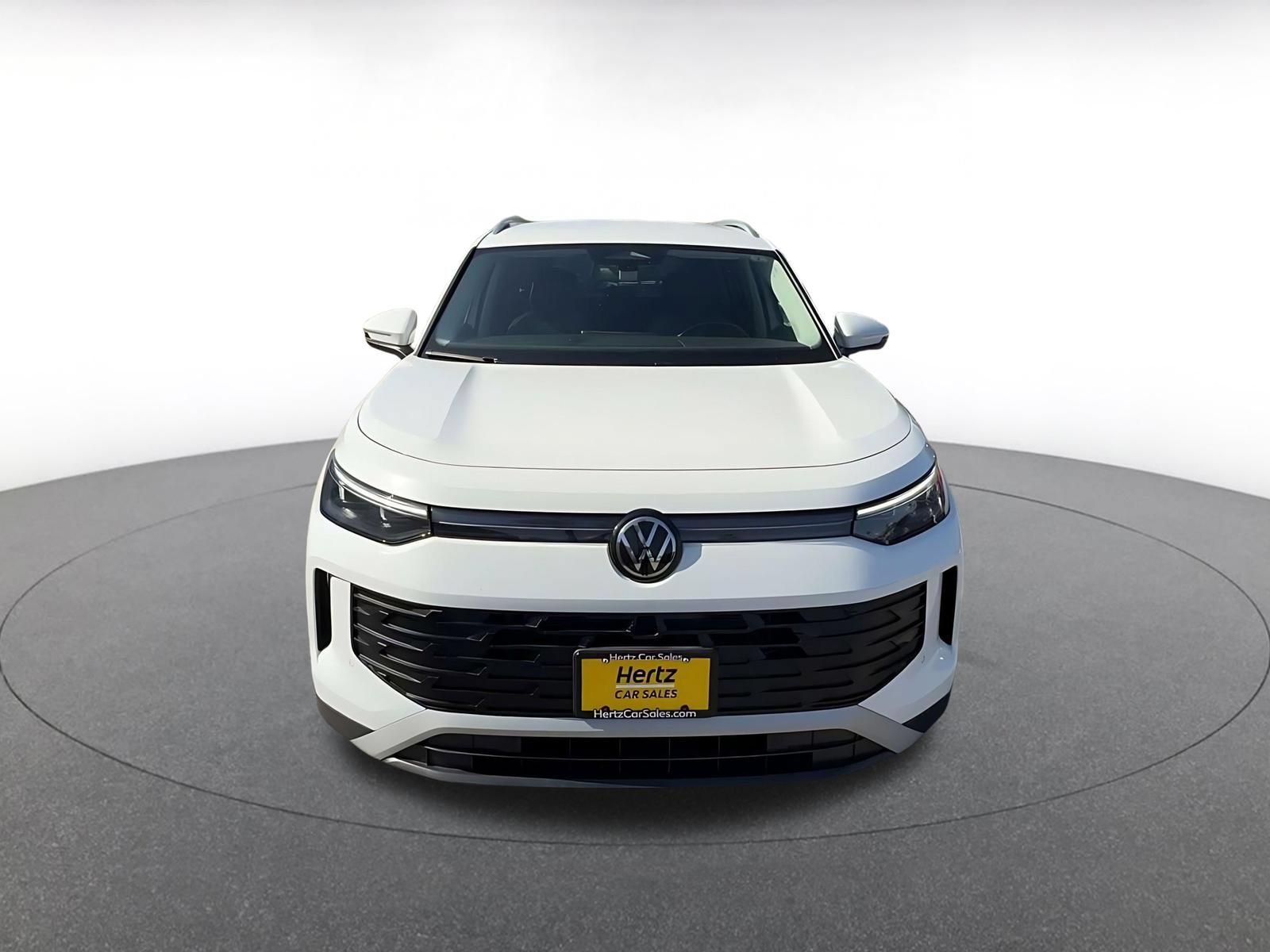 Used 2026 Volkswagen Tiguan SE AWD/4WD image 4