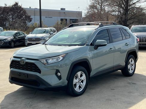 Used 2019 Toyota RAV4 XLE image 5