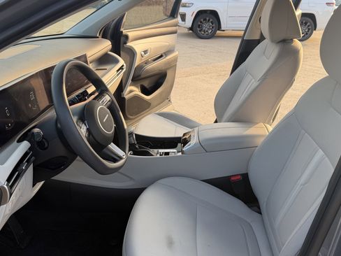 Used 2025 Hyundai Tucson SEL FWD image 13