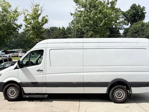 Used 2015 Mercedes-Benz Sprinter 2500 image 5