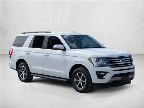 Used 2019 Ford Expedition XLT w/ Equipment Group 201A image 3