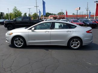 Used 2016 Ford Fusion SE FWD video 4