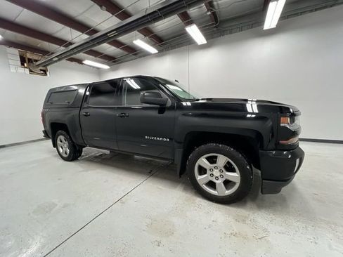 Used 2018 Chevrolet Silverado 1500 LT w/ All Star Edition image 9