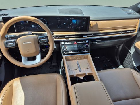 Certified 2025 Hyundai Santa Fe Limited FWD image 11