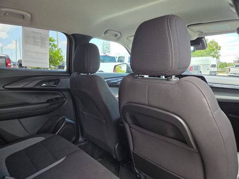 Used 2024 Chevrolet TrailBlazer LT w/ LT Cold Weather Package FWD image 13