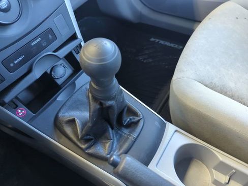 Used 2009 Toyota Corolla Base image 24