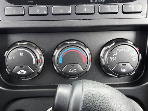 Used 2005 Honda Element EX image 35