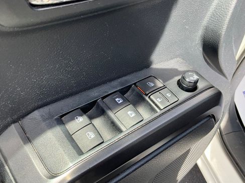 Used 2019 Toyota Tacoma TRD Sport AWD/4WD image 25