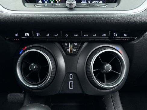 Used 2020 Chevrolet Blazer LT image 25