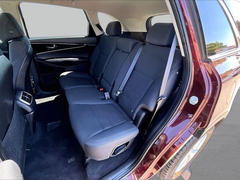 Used 2017 Kia Sorento AWD image 24