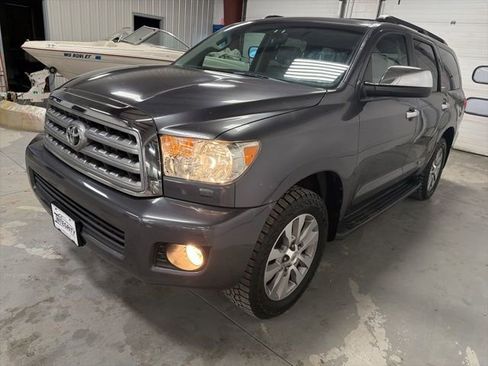 Used 2011 Toyota Sequoia Limited image 3