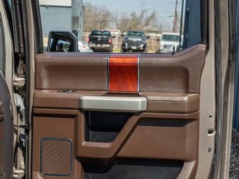 Used 2019 Ford F150 King Ranch w/ Equipment Group 601A Luxury image 38