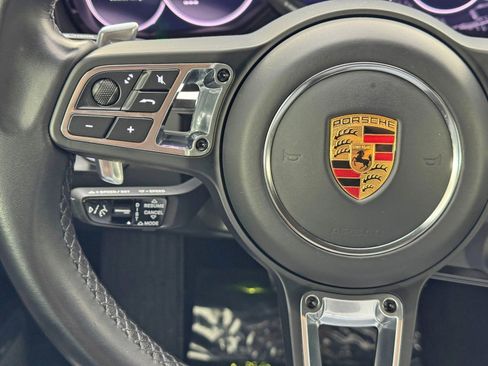 Used 2022 Porsche Cayenne Turbo S image 22