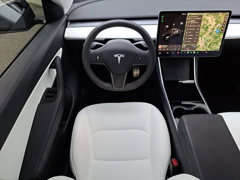 Used 2020 Tesla Model Y Performance image 11