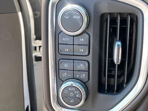 Used 2021 GMC Sierra 1500 SLT w/ SLT Premium Plus Package AWD/4WD image 24