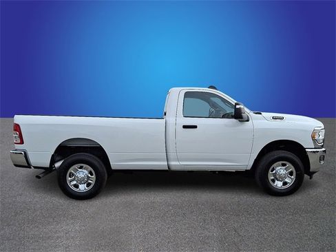 Used 2024 RAM 2500 Tradesman w/ Chrome Appearance Group image 4