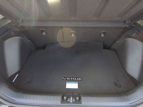 Used 2025 Hyundai Venue SEL image 25