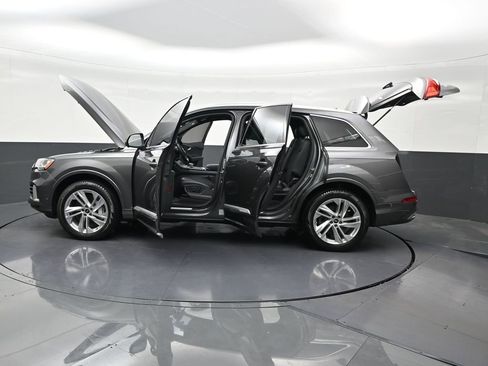 Used 2021 Audi Q7 2.0T Premium Plus w/ Premium Plus Package AWD/4WD image 28