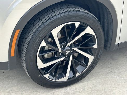 Used 2024 Mitsubishi Outlander SE image 9