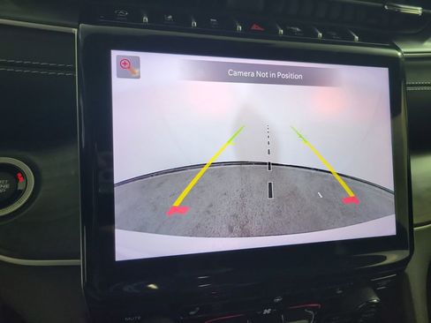 Used 2023 Jeep Grand Cherokee L Limited image 20