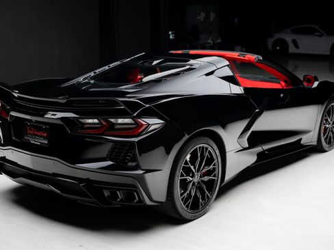 Used 2024 Chevrolet Corvette Stingray Premium Cpe w/ Z51 Performance Package RWD image 35