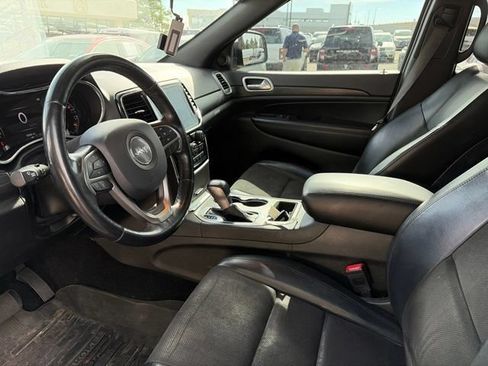 Used 2021 Jeep Grand Cherokee Laredo X AWD/4WD image 14